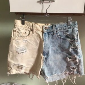 Levi’s high waisted slim fit straight leg shorts